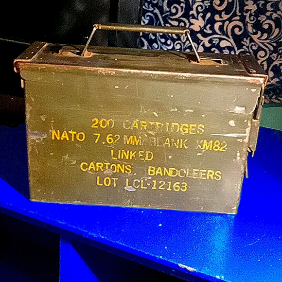 Anrique Army ammunition box for a 200 cartridges NATO 7.62 MM CARTONS - Picture 1 of 4